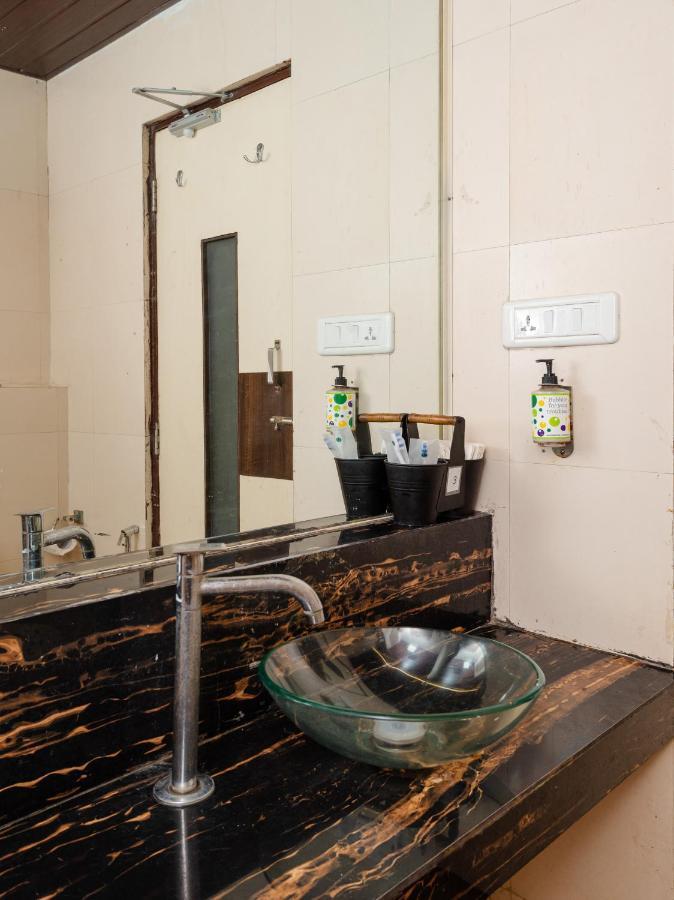 Hotel Aura - Near Malad Link Road Gorai Bagian luar foto