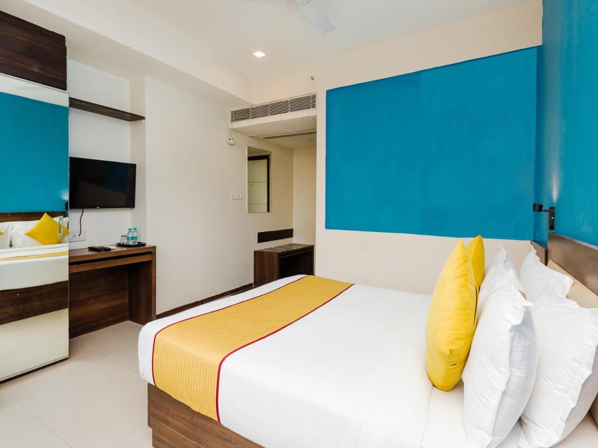 Hotel Aura - Near Malad Link Road Gorai Bagian luar foto