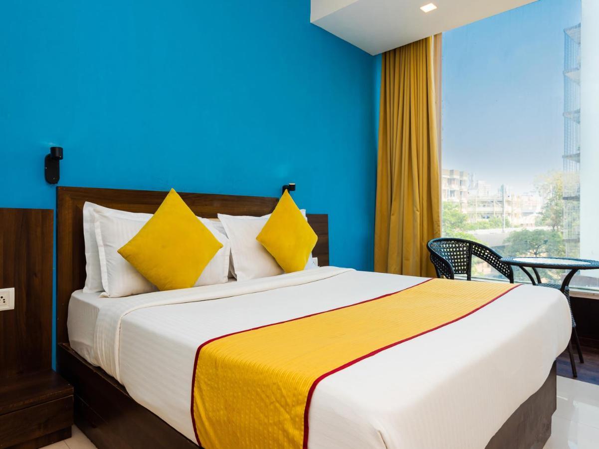 Hotel Aura - Near Malad Link Road Gorai Bagian luar foto
