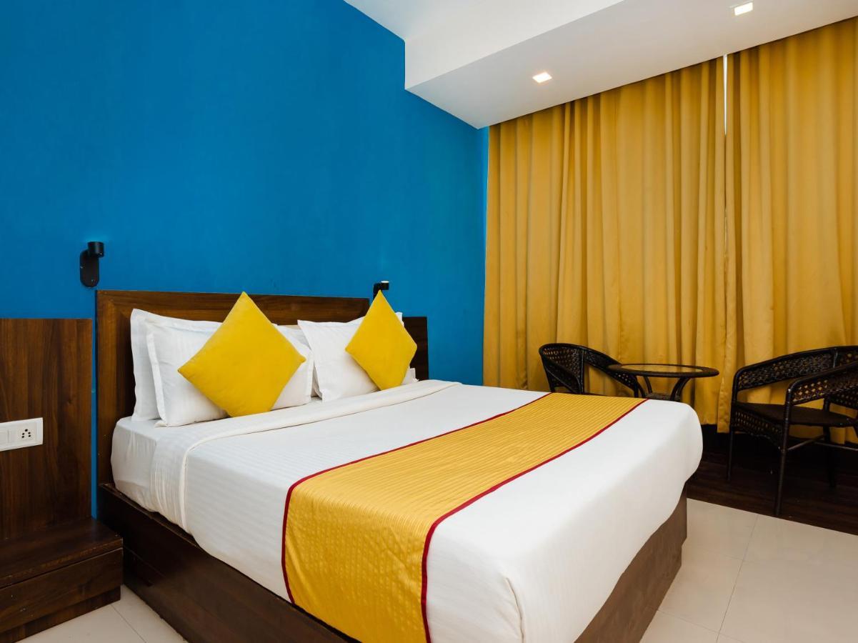 Hotel Aura - Near Malad Link Road Gorai Bagian luar foto