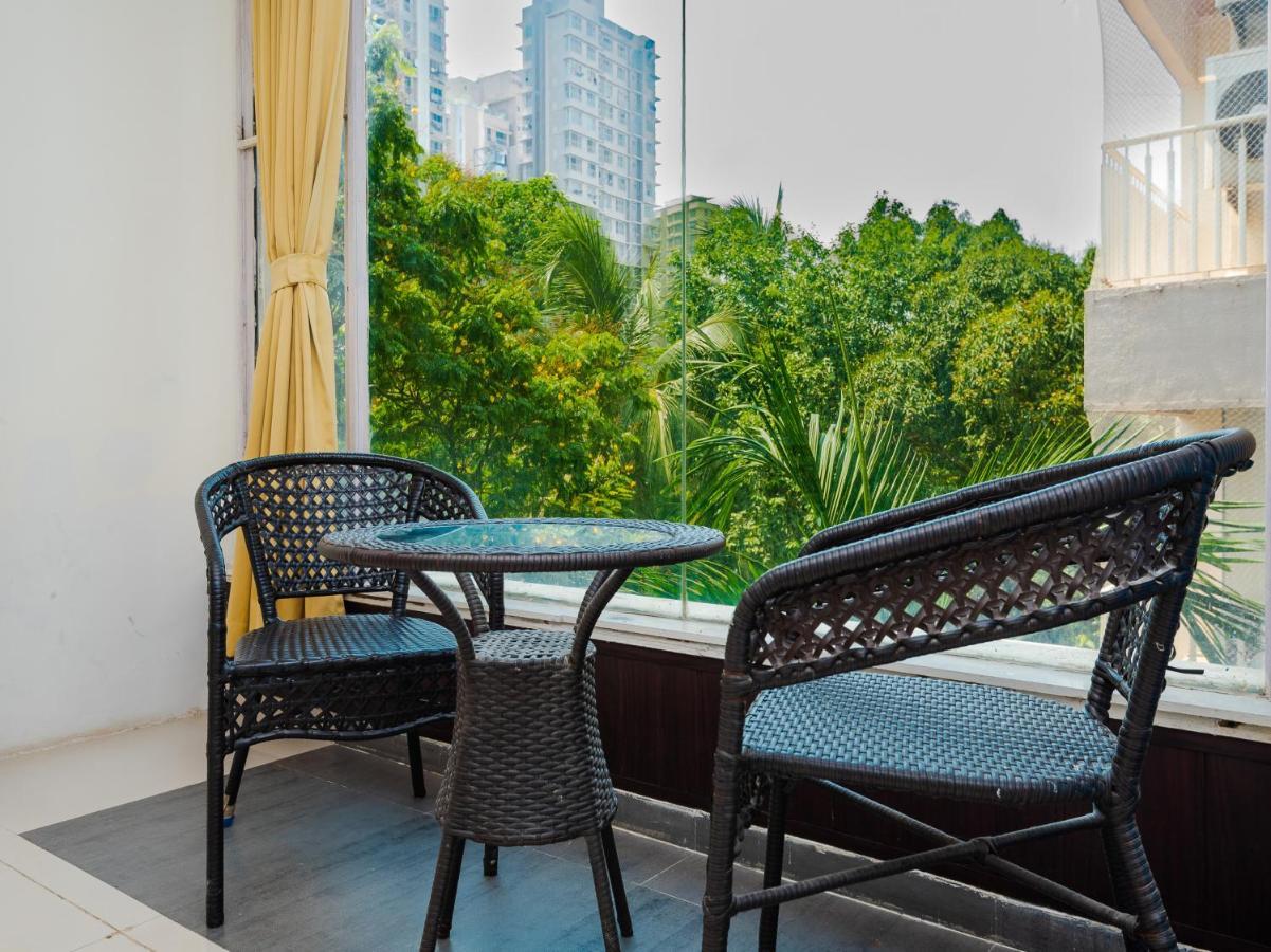 Hotel Aura - Near Malad Link Road Gorai Bagian luar foto