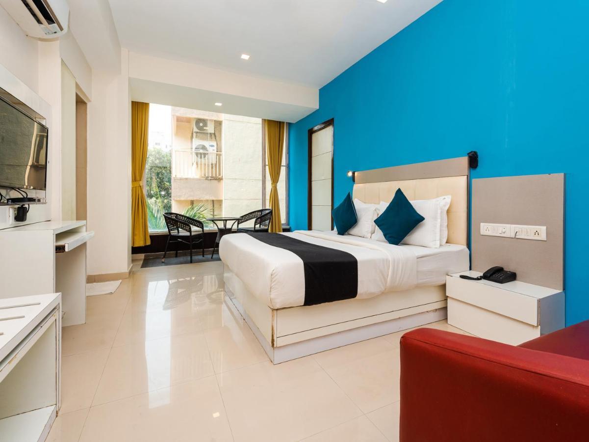 Hotel Aura - Near Malad Link Road Gorai Bagian luar foto