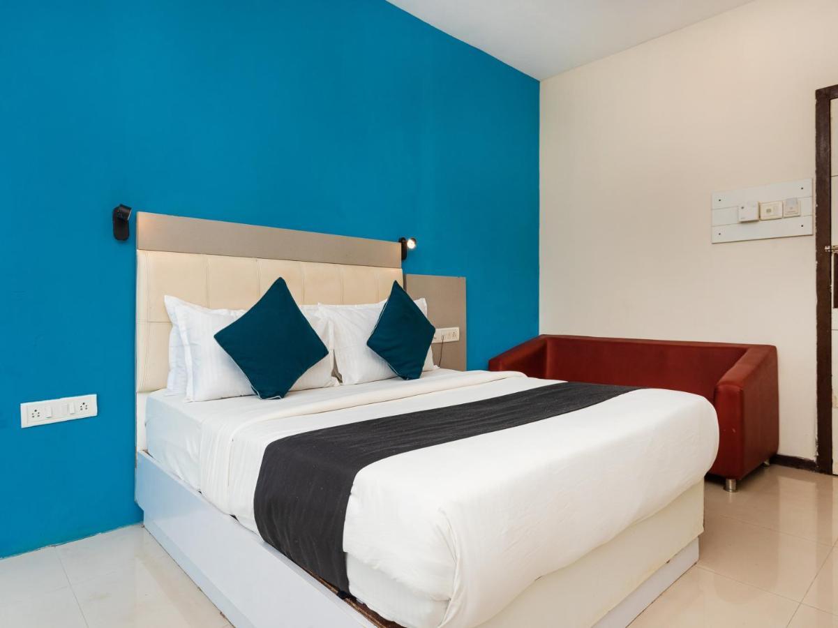 Hotel Aura - Near Malad Link Road Gorai Bagian luar foto