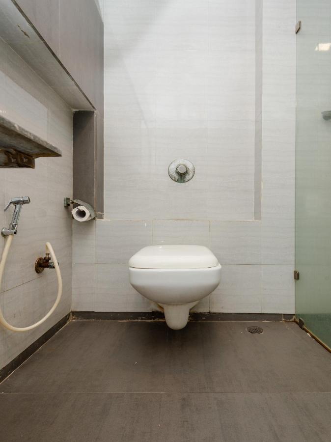 Hotel Aura - Near Malad Link Road Gorai Bagian luar foto