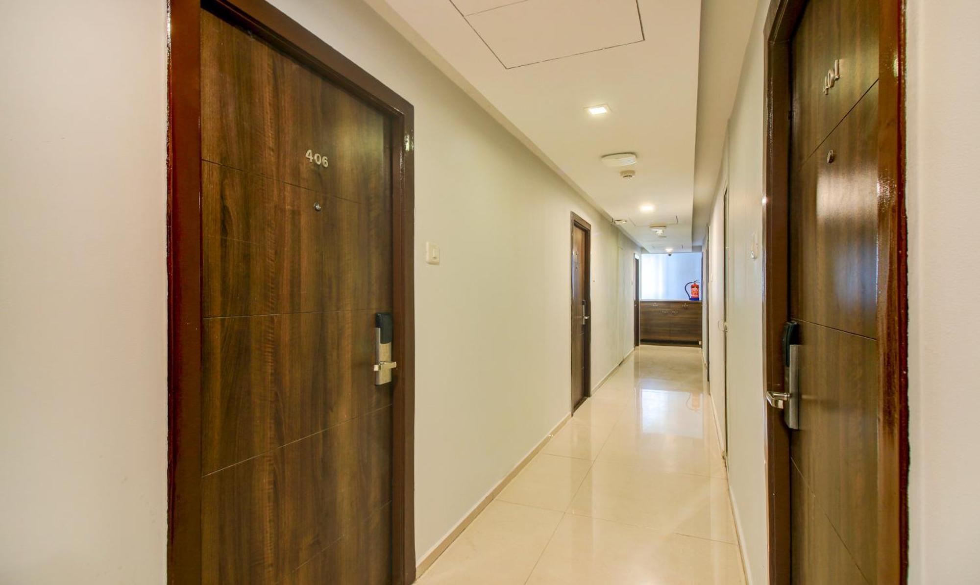 Hotel Aura - Near Malad Link Road Gorai Bagian luar foto