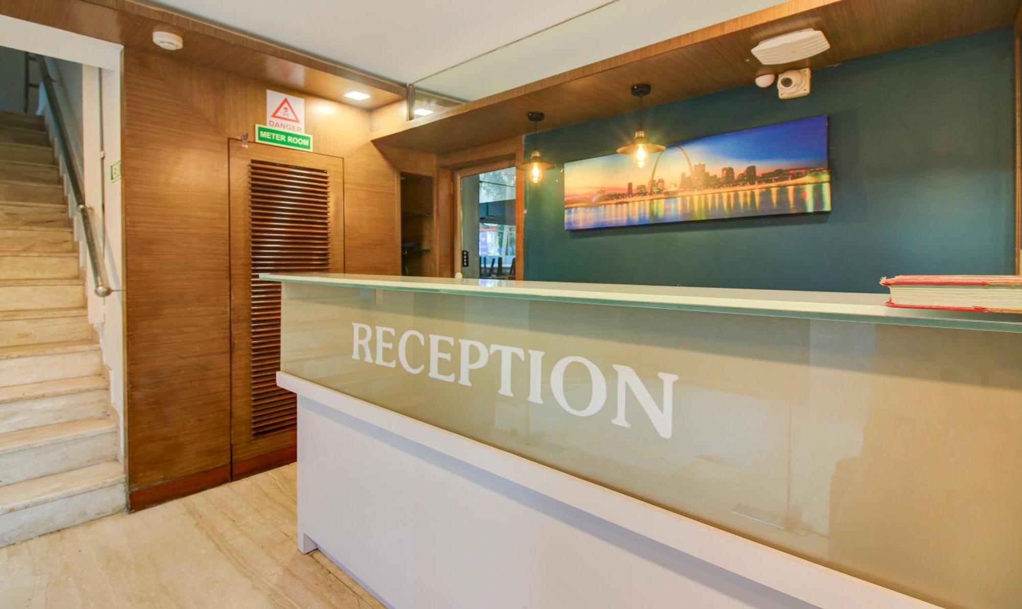 Hotel Aura - Near Malad Link Road Gorai Bagian luar foto