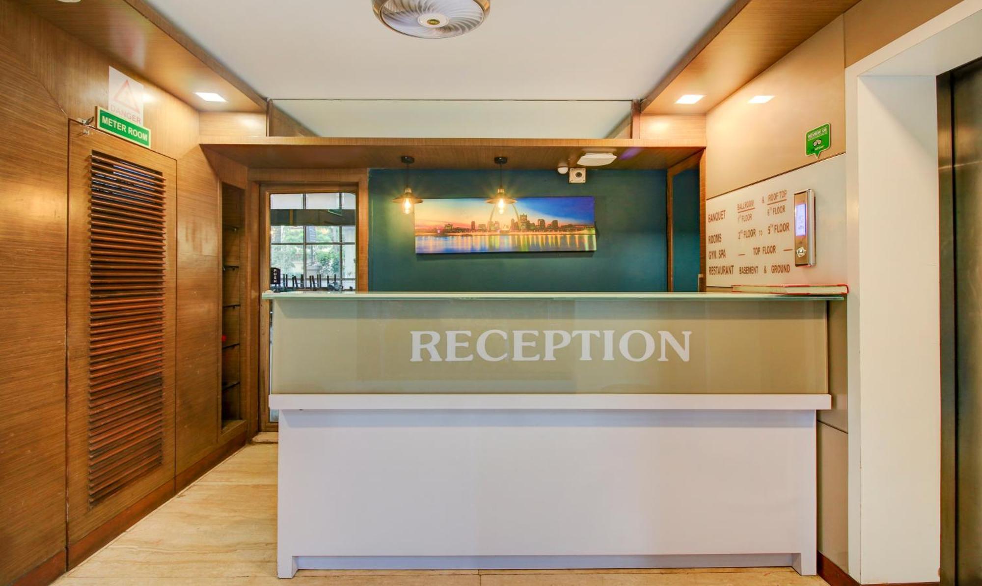 Hotel Aura - Near Malad Link Road Gorai Bagian luar foto
